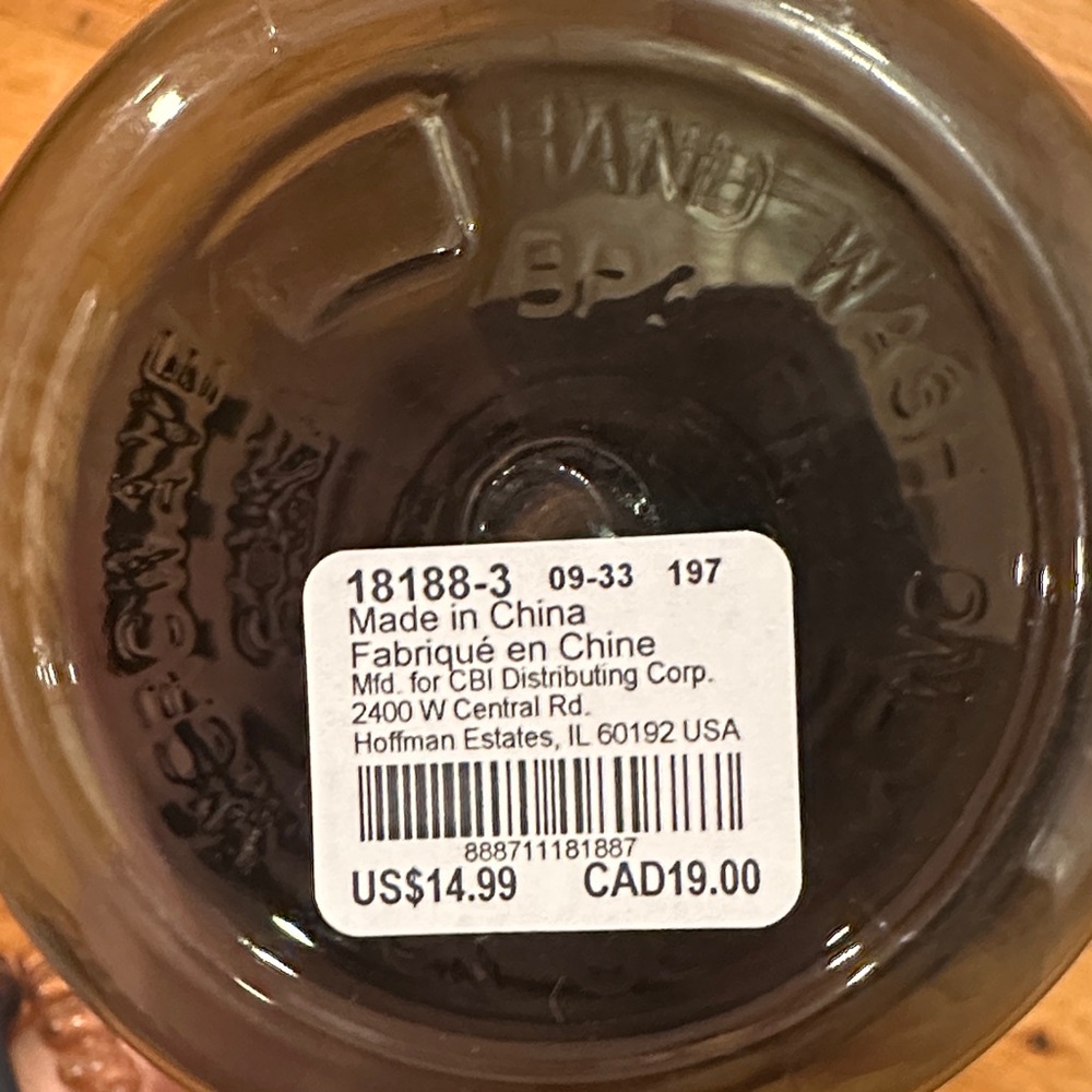 Black Water Bottle with Gold 'Hello Beautiful' Text - Picture 2 of 2